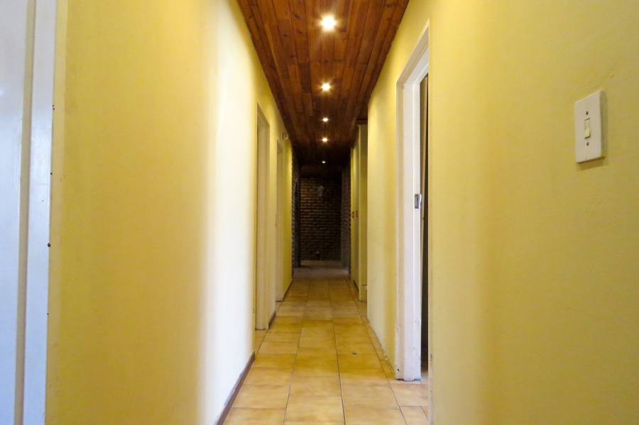 5 Bedroom Property for Sale in Riverton Western Cape